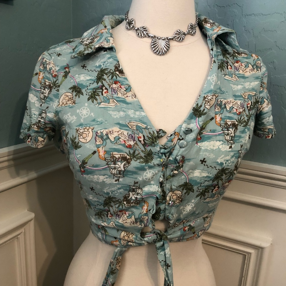 Her universe Peter Pan tiki top